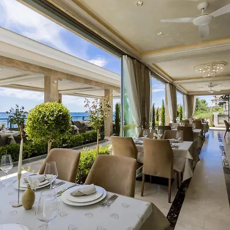 Onyx 2 Private Beach