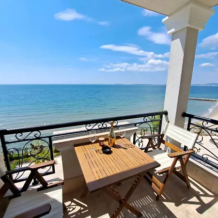 Onyx 2 Private Beach Apartment *